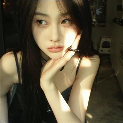 怕羞的黄莺
